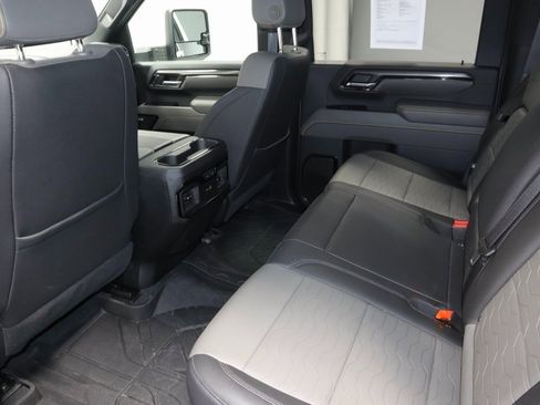 Used 2024 Chevrolet Silverado 2500 ZR2 w/ Technology Package image 20