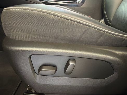 Used 2023 Buick Envision Essence FWD image 16