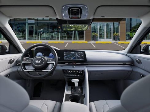 New 2025 Hyundai Elantra SEL image 18