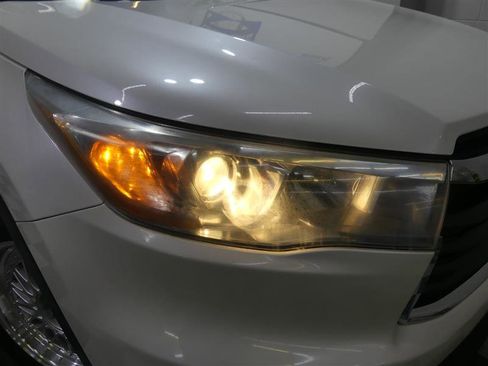 Used 2015 Toyota Highlander Limited Platinum image 14