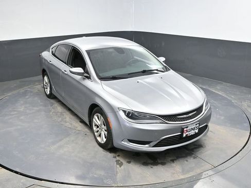 Used 2015 Chrysler 200 Limited w/ Convenience Group image 21