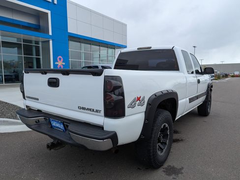 Used 2005 Chevrolet Silverado 1500 LS image 25