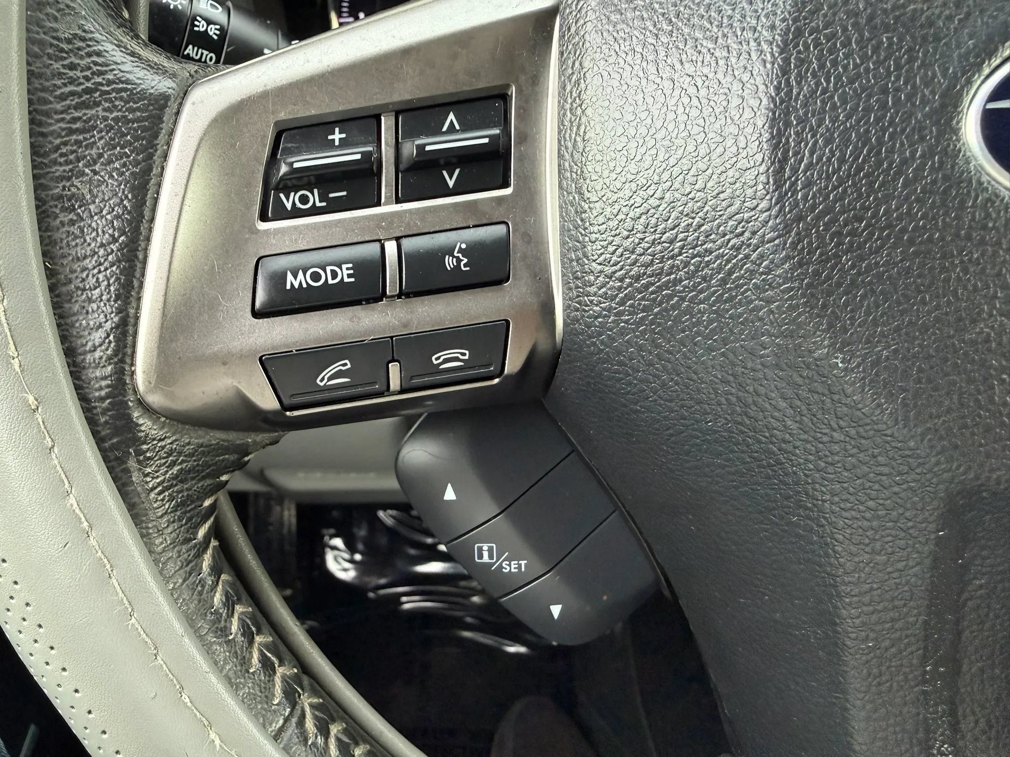 Used 2015 Subaru Forester 2.5i Touring w/ Eyesight & Navigation System AWD/4WD image 37