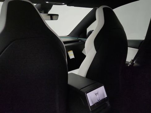 Used 2026 Tesla Model Y Performance AWD/4WD image 43