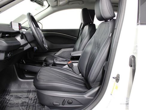 Used 2025 Ford Mustang Mach-E Select w/ Comfort Package Lite image 8