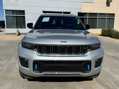 Used 2023 Jeep Grand Cherokee Overland w/ Advanced Protech Group III AWD/4WD image 2