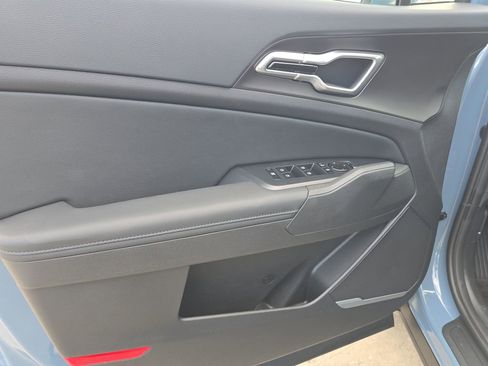 New 2026 Kia Sportage EX image 18