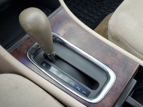 Used 2007 Buick LaCrosse CX image 16