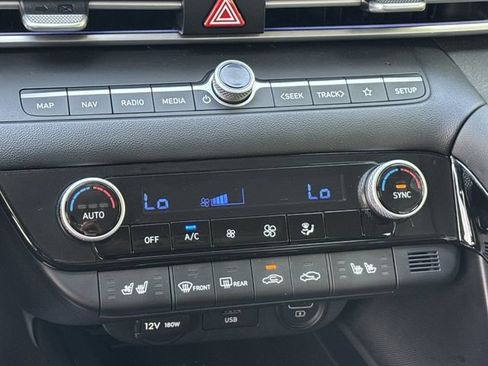 Certified 2023 Hyundai Elantra Limited FWD image 30