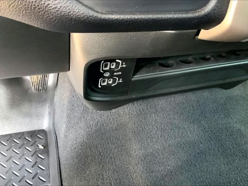 Used 2024 RAM 2500 Laramie w/ Safety Group AWD/4WD image 35