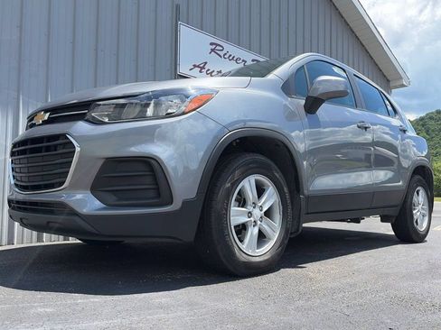 Used 2020 Chevrolet Trax LS w/ LPO, Protection Package AWD/4WD image 16