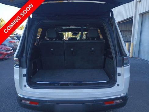 Certified 2022 Jeep Grand Wagoneer Series III w/ Flexible Seating Group AWD/4WD image 12