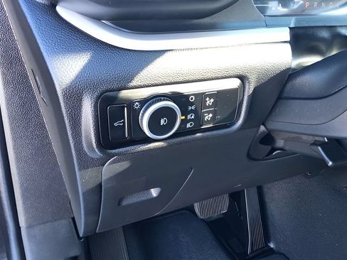 Used 2024 Ford Explorer XLT w/ Equipment Group 202A AWD/4WD image 19