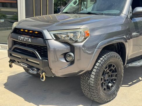 Used 2017 Toyota 4Runner SR5 AWD/4WD image 47