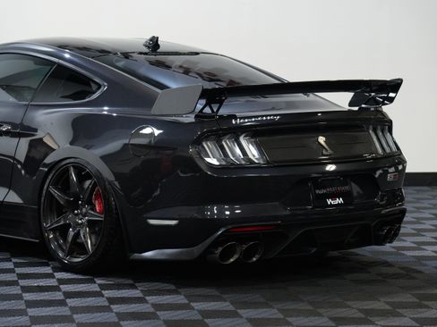 Used 2022 Ford Mustang Shelby GT500 w/ Carbon Fiber Track Pack RWD image 17