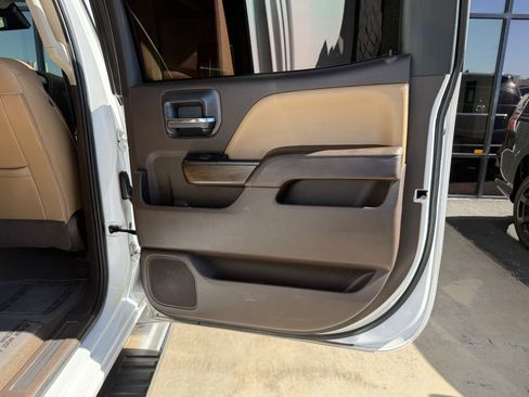 Used 2018 GMC Sierra 2500 Denali w/ Duramax Plus Package AWD/4WD image 29