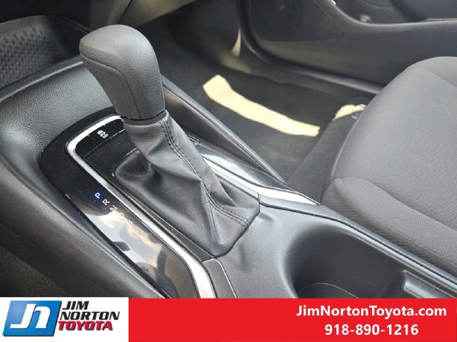 Used 2025 Toyota Corolla LE FWD image 21
