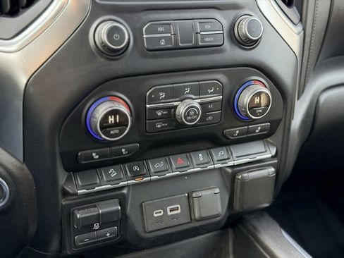 Used 2019 Chevrolet Silverado 1500 RST image 17