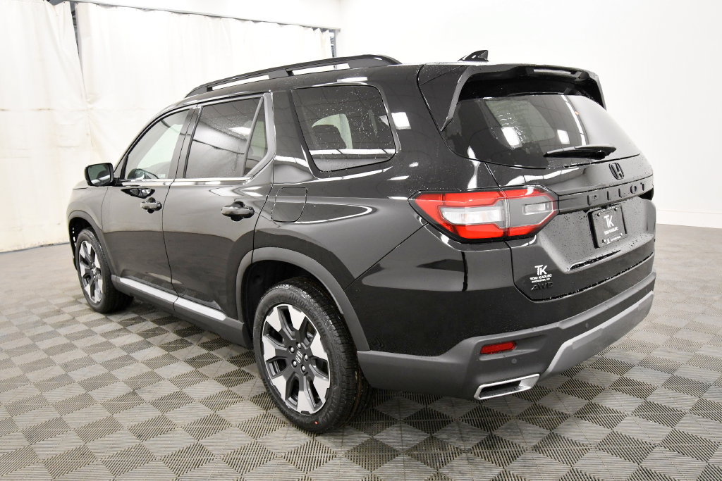 New 2026 Honda Pilot Touring image 5