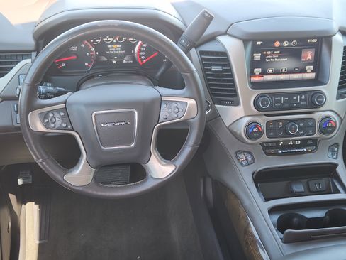 Used 2015 GMC Yukon Denali w/ Open Road Package RWD image 27