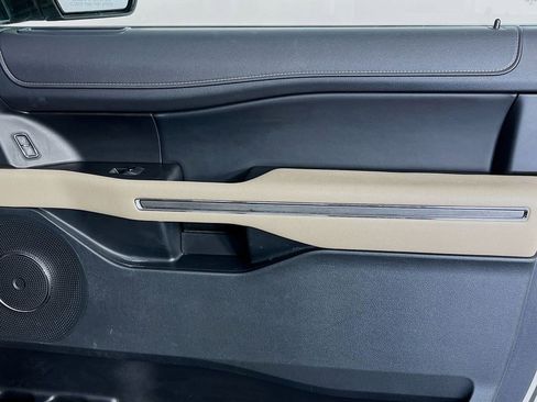 Used 2023 Ford Expedition Max XLT image 38