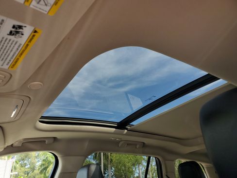 Certified 2023 Lincoln Aviator Reserve image 18