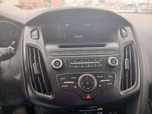 Used 2015 Ford Focus SE FWD image 14