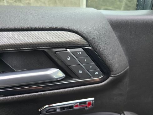 Used 2022 GMC Sierra 1500 AT4 w/ AT4 Premium Package image 32