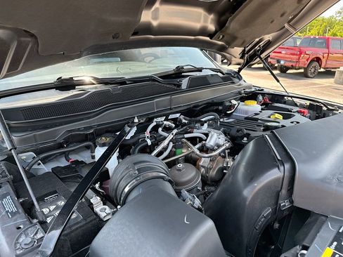 Used 2025 RAM 2500 Laramie AWD/4WD image 26