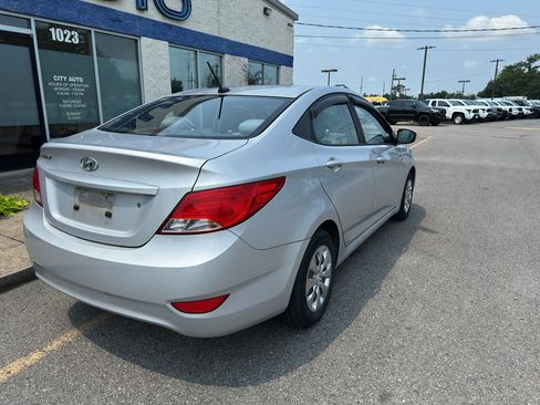 Used 2015 Hyundai Accent GLS FWD image 4