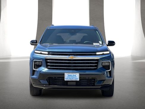 New 2026 Chevrolet Traverse High Country w/ LPO, Floor Liner Package AWD/4WD image 9
