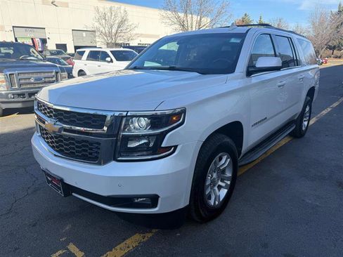 Used 2019 Chevrolet Suburban LT image 2
