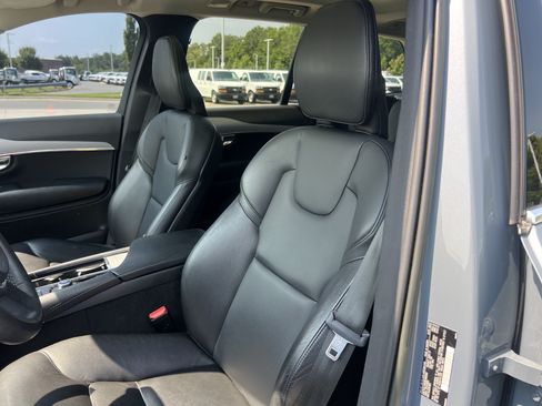 Used 2023 Volvo XC90 B5 Core AWD/4WD image 17