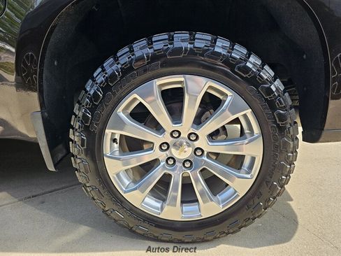 Used 2019 Chevrolet Silverado 1500 High Country w/ Technology Package AWD/4WD image 43