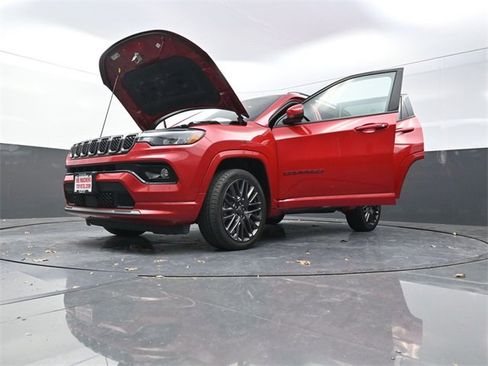 Used 2023 Jeep Compass Limited image 37