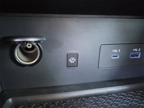 New 2025 Nissan Pathfinder SL image 9