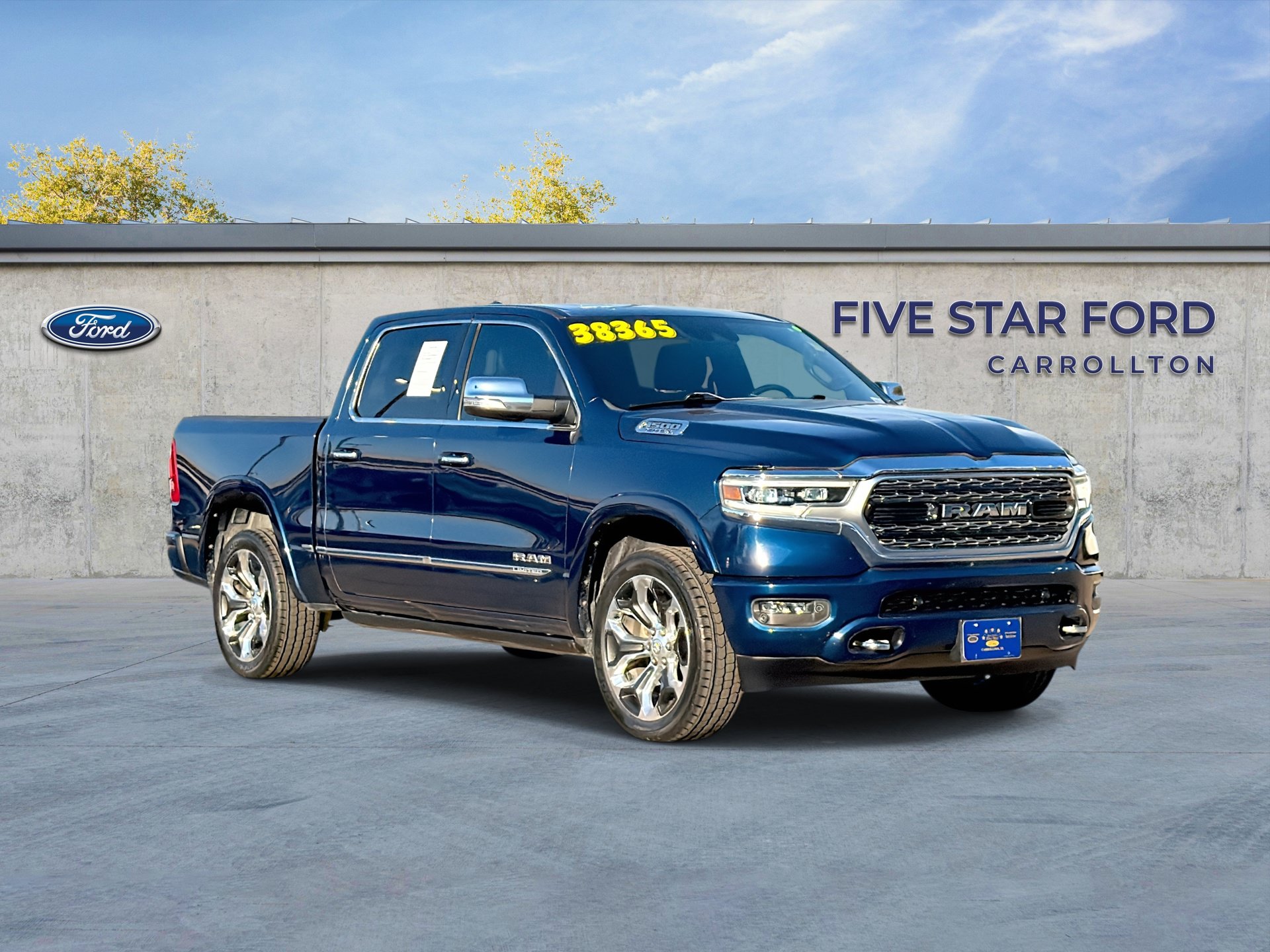Used 2022 RAM 1500 Limited w/ Body Color Bumper Group AWD/4WD image 1