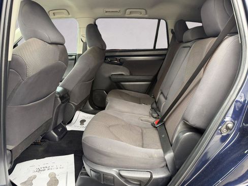 Used 2022 Toyota Highlander LE image 13