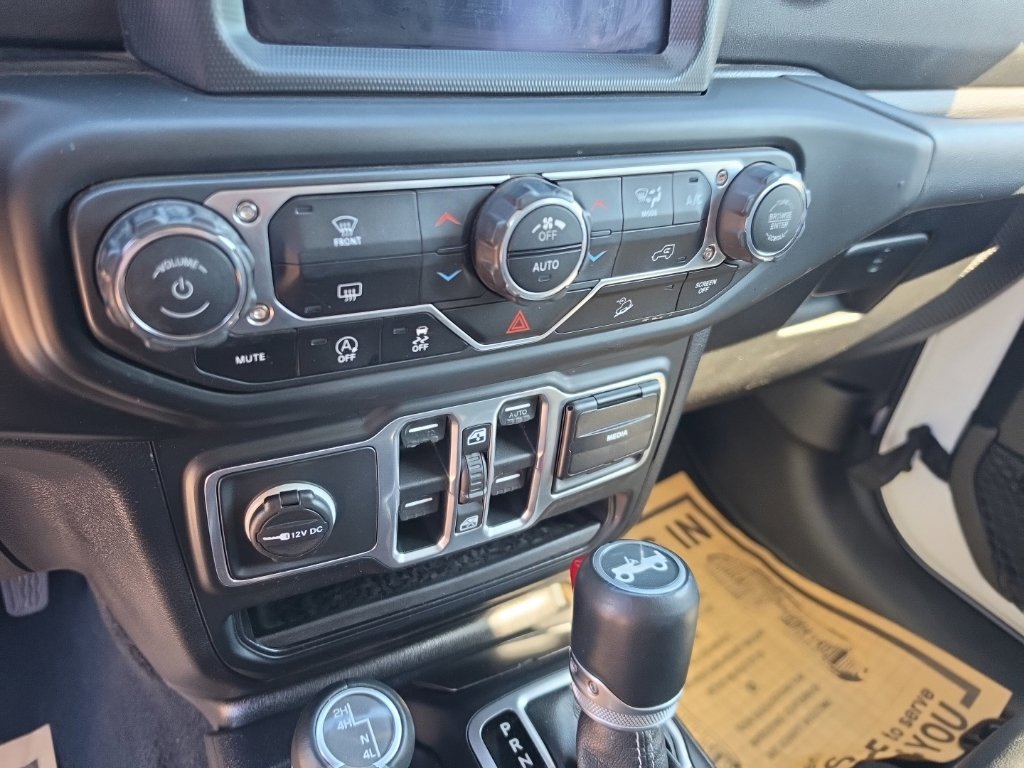 Used 2018 Jeep Wrangler Unlimited Sahara AWD/4WD image 40