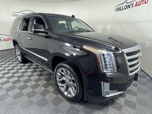 Used 2019 Cadillac Escalade Premium Luxury image 10