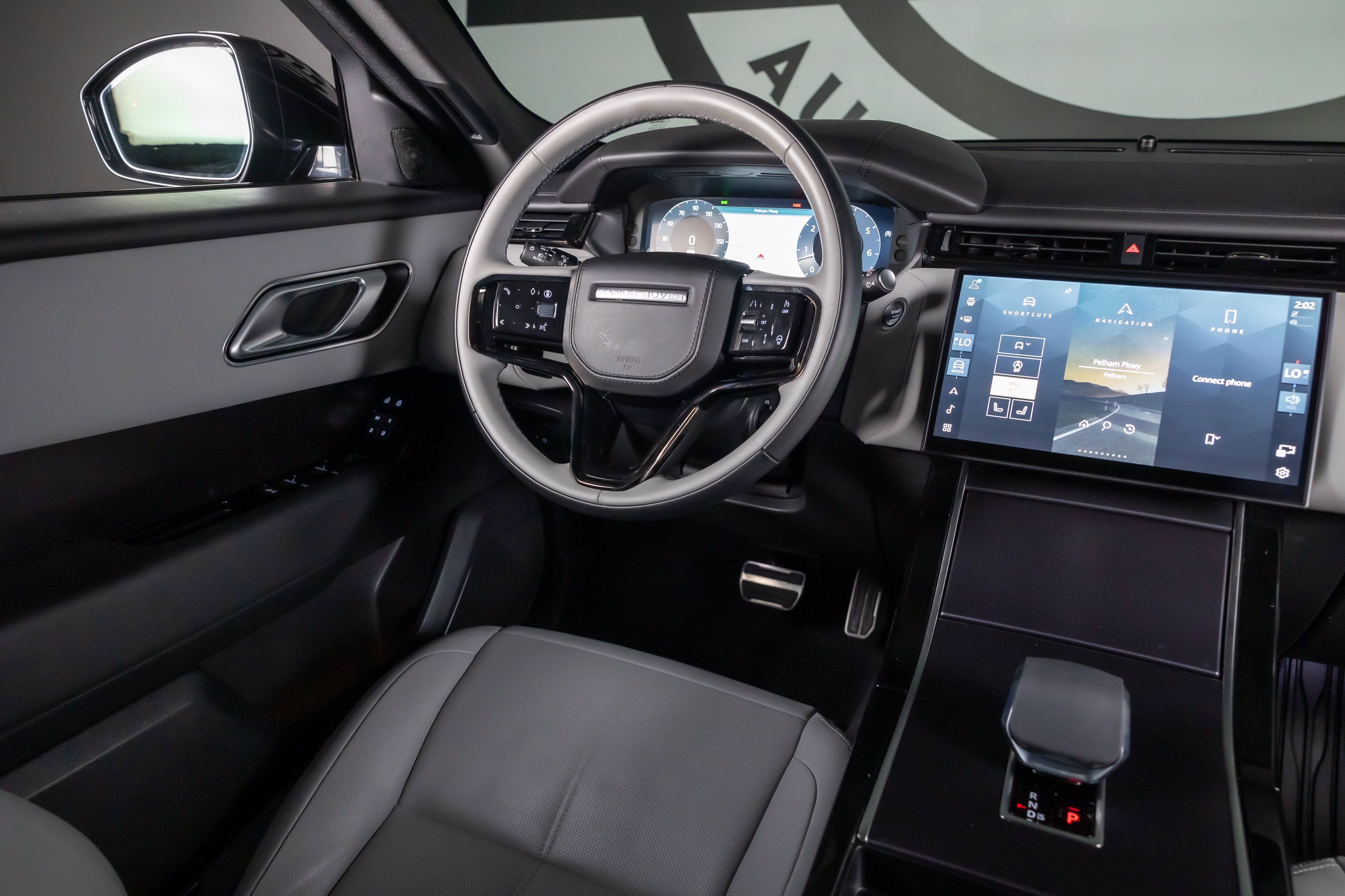 Used 2026 Land Rover Range Rover Velar Dynamic SE AWD/4WD image 7