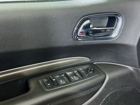 Used 2018 Dodge Durango SXT w/ 3rd Row Seating Group RWD image 15