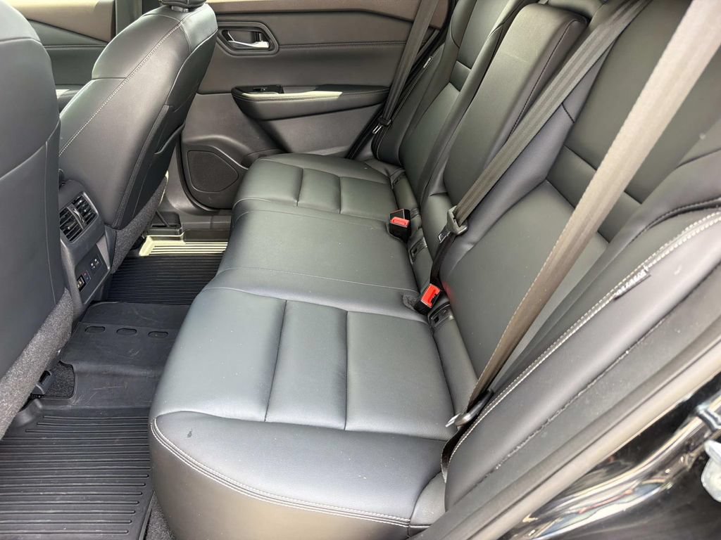 Used 2023 Nissan Rogue SL w/ SL Premium Package FWD image 11