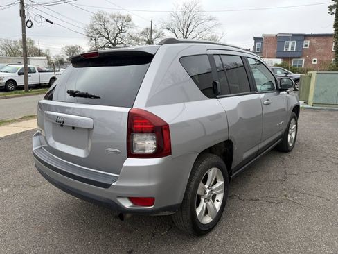 Used 2017 Jeep Compass Latitude AWD/4WD image 5
