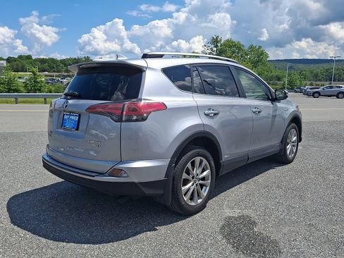 Used 2018 Toyota RAV4 Limited AWD/4WD image 7