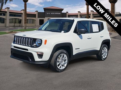 Used 2023 Jeep Renegade Latitude AWD/4WD image 4
