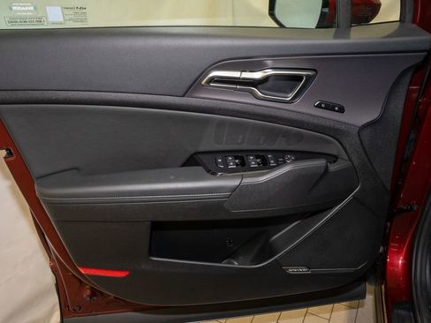 Certified 2025 Kia Sportage SX image 12