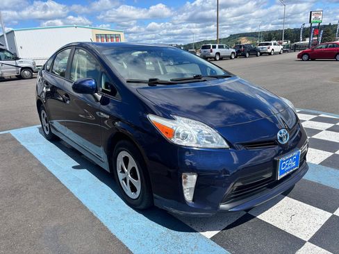 Used 2014 Toyota Prius Two FWD image 7