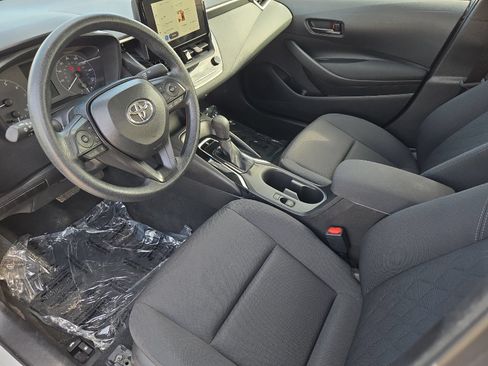 Used 2025 Toyota Corolla LE FWD image 9