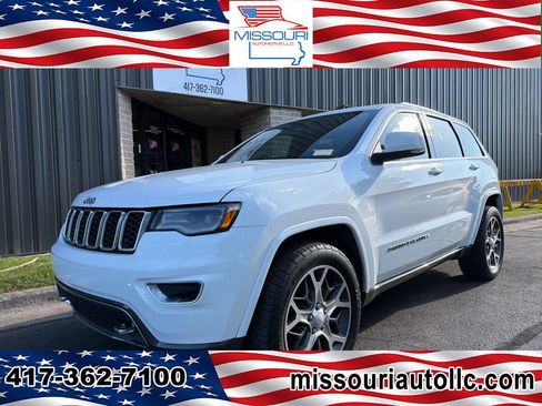 Used 2018 Jeep Grand Cherokee Limited AWD/4WD image 1